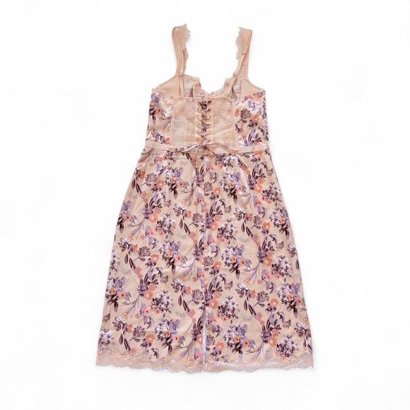 SOLD Victoria’s Secret Wicked Balconette Slip Dress NWOT - Picture 3 of 8